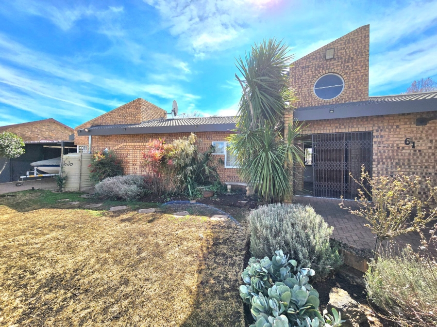 4 Bedroom Property for Sale in La Provance Free State